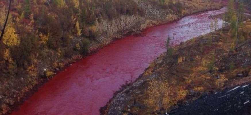 SlidePlayer River turns into blood
