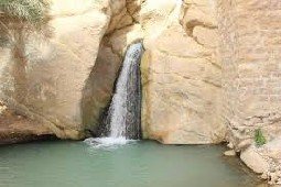 gideoes24h.com Fonte in den Felsen